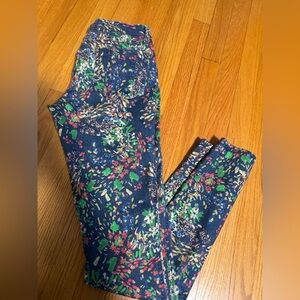 ⭐️HP⭐️Alice + Olivia- Floral skinny jeans. Women’s size 8